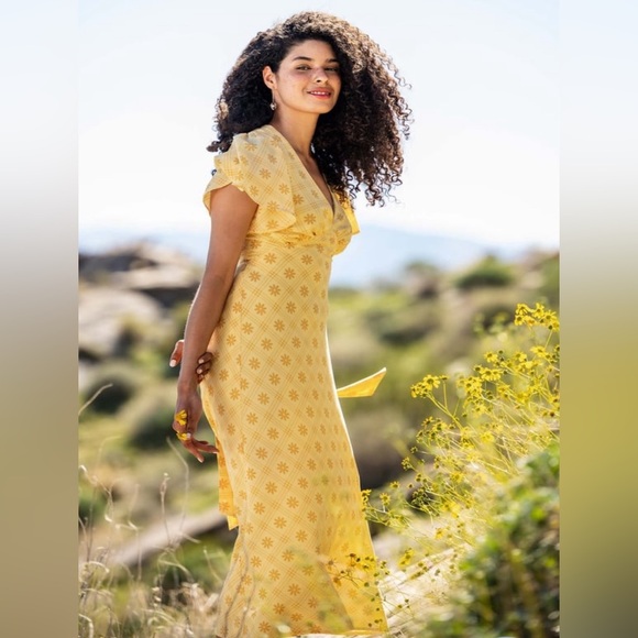Altar'd State Dresses & Skirts - Altar’d State Medium Yellow Floral Maxi Dress